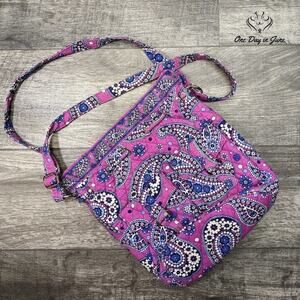 Vera Bradley Drawstring Closure Shoulder Bag Size 11X11
